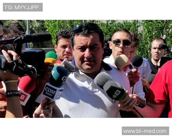 足球签字费的背后真相与影响分析及未来发展趋势探讨 足球签字费的背后真相与影响分析及未来发展趋势探讨